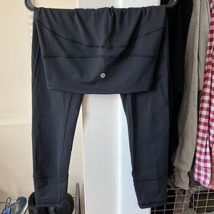Lululemon In Movement Size 6 25” Inseam